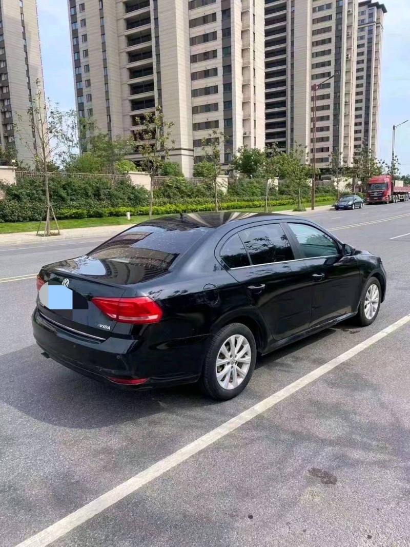 济南17年大众朗逸3