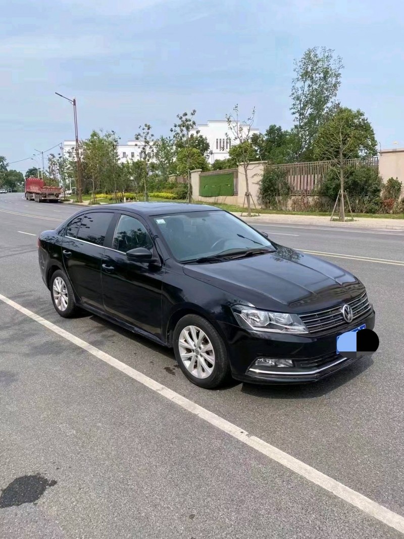 济南17年大众朗逸5