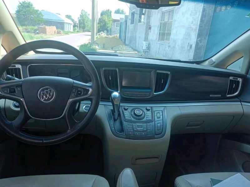 济南12年别克GL88