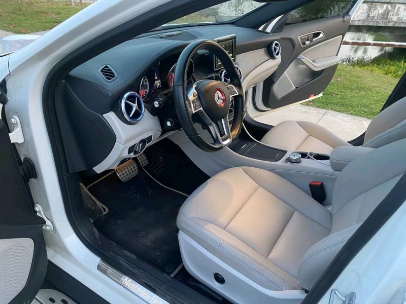 徐州16年奔驰GLA3