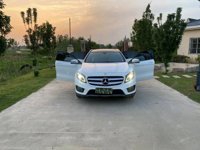 徐州16年奔驰GLA7