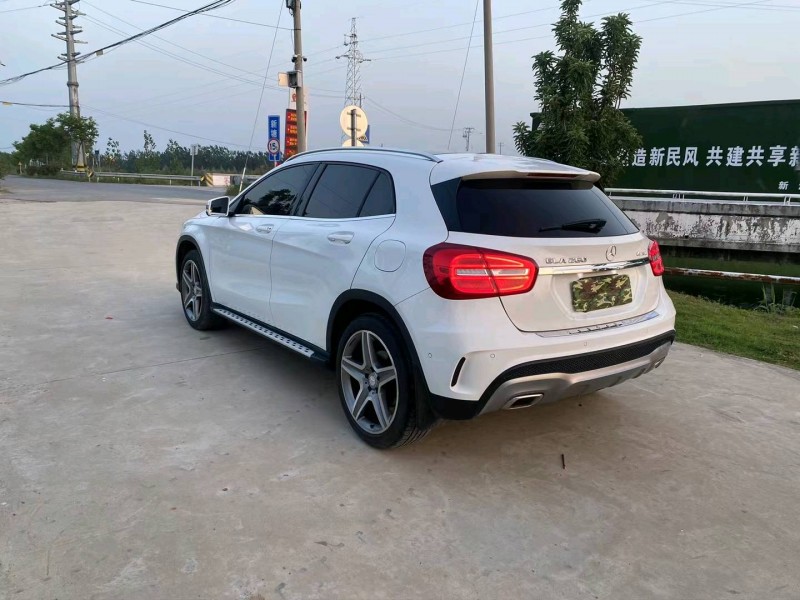 徐州16年奔驰GLA8