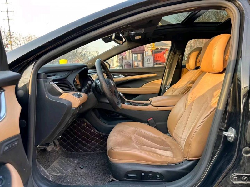 青岛18年别克君越5