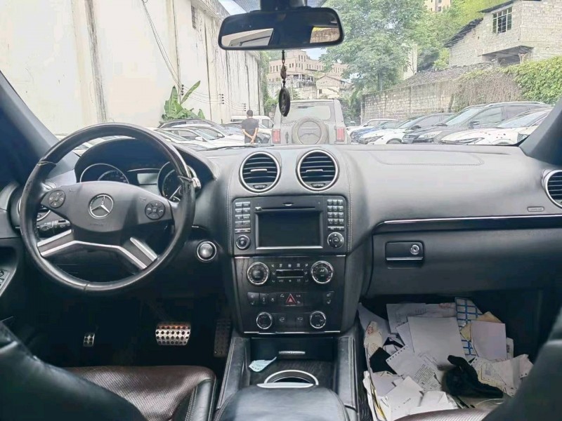 重庆12年奔驰GL8