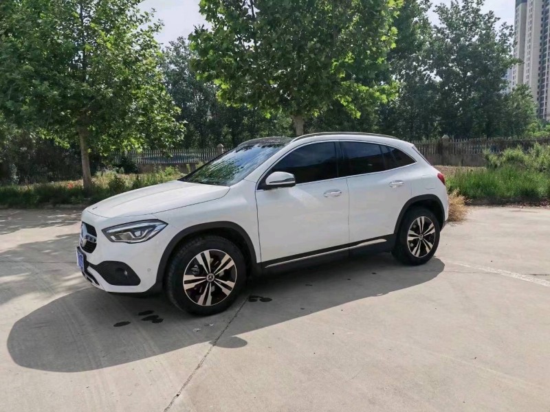 青岛22年奔驰GLA9