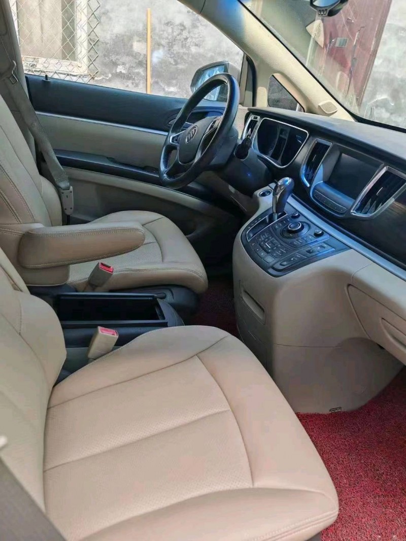 青岛13年别克GL89