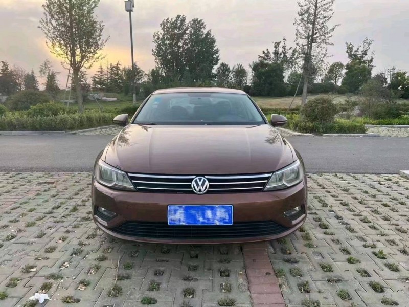 济南16年大众凌渡1