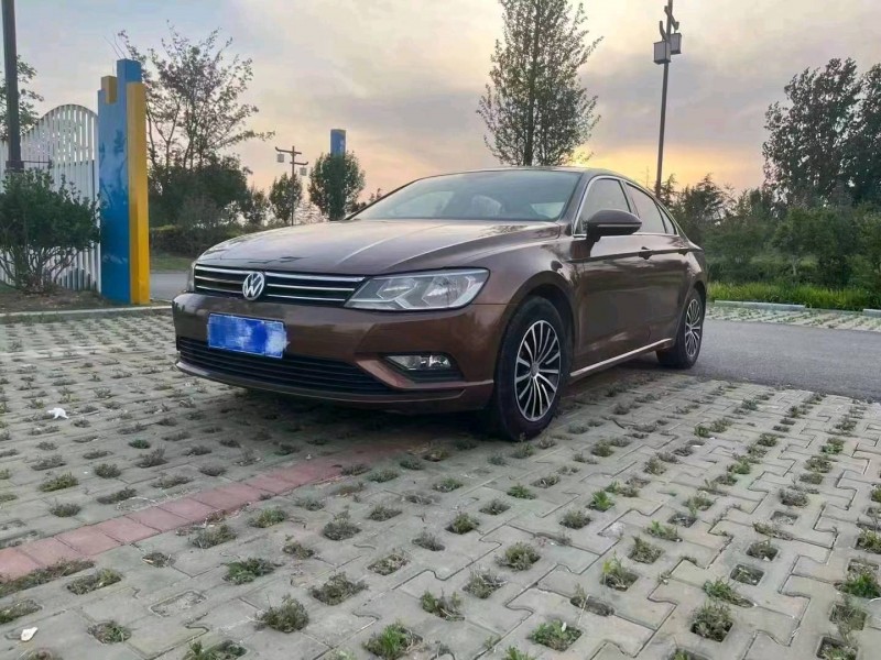 济南16年大众凌渡2