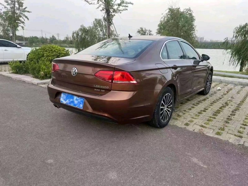 济南16年大众凌渡4