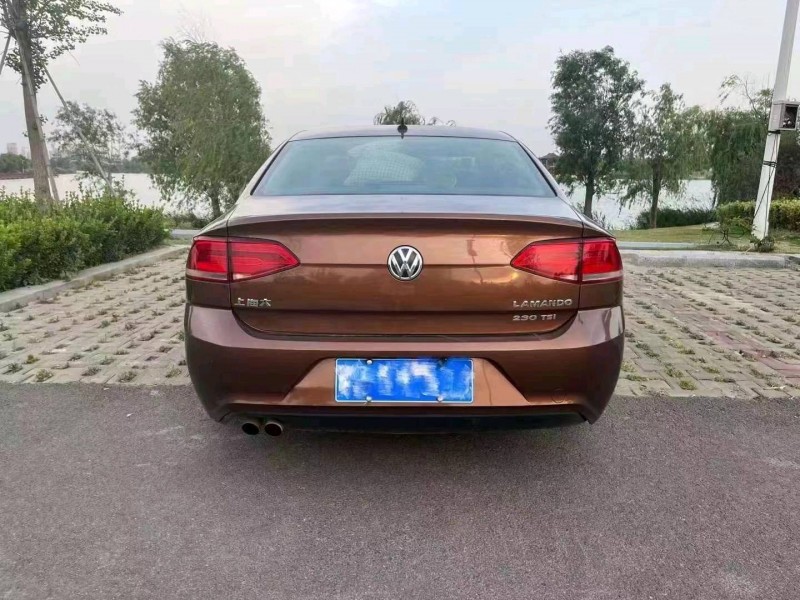 济南16年大众凌渡7