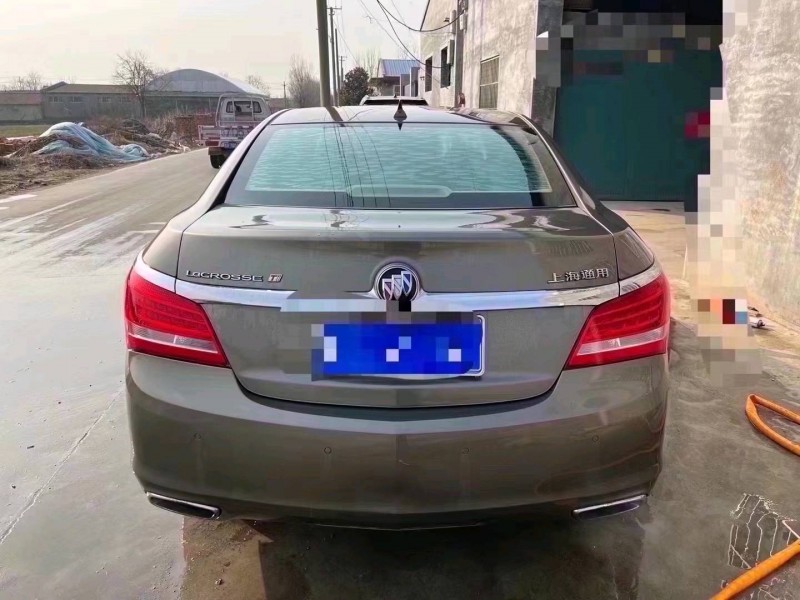 青岛13年别克君越9