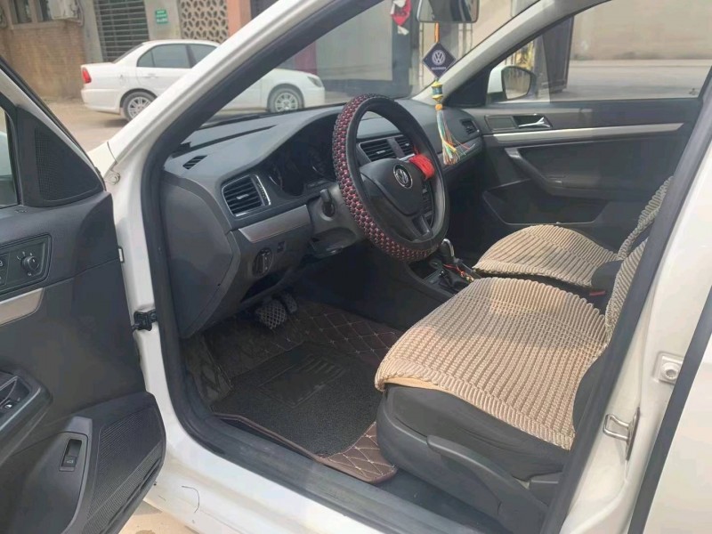 保定17年大众朗逸4