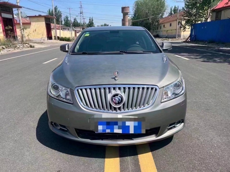 青岛10年别克君越1