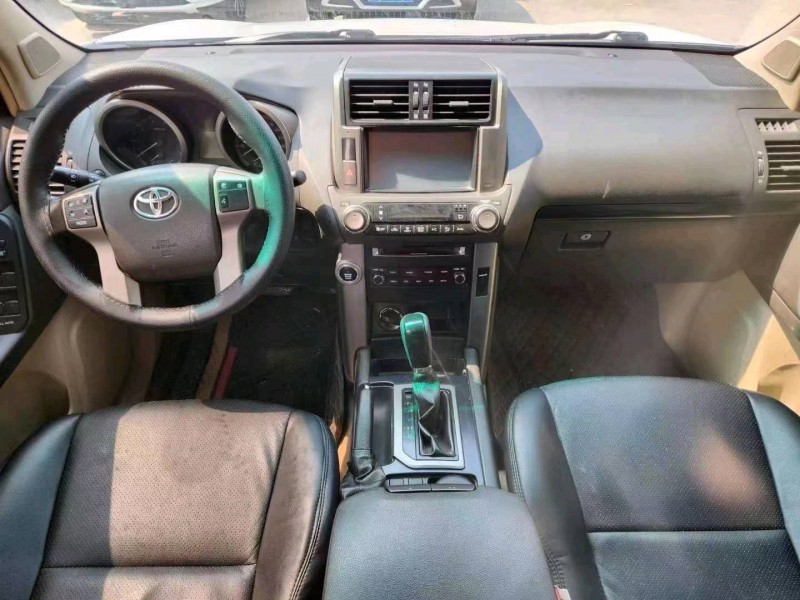 济南13年丰田普拉多4