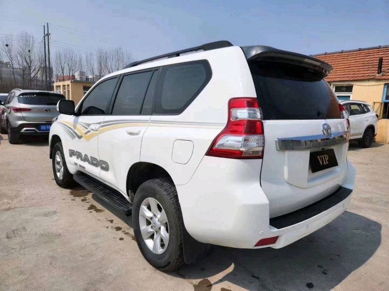 济南13年丰田普拉多8