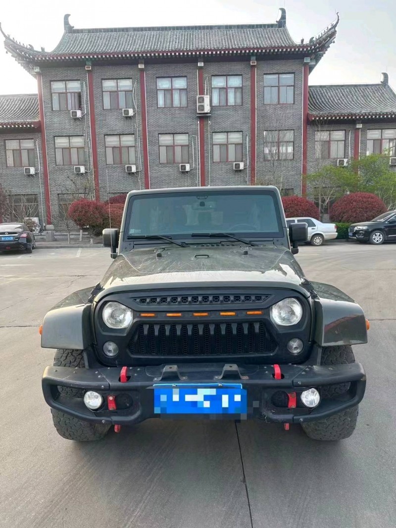枣庄16年Jeep牧马人1