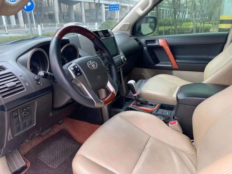 济南13年丰田普拉多7