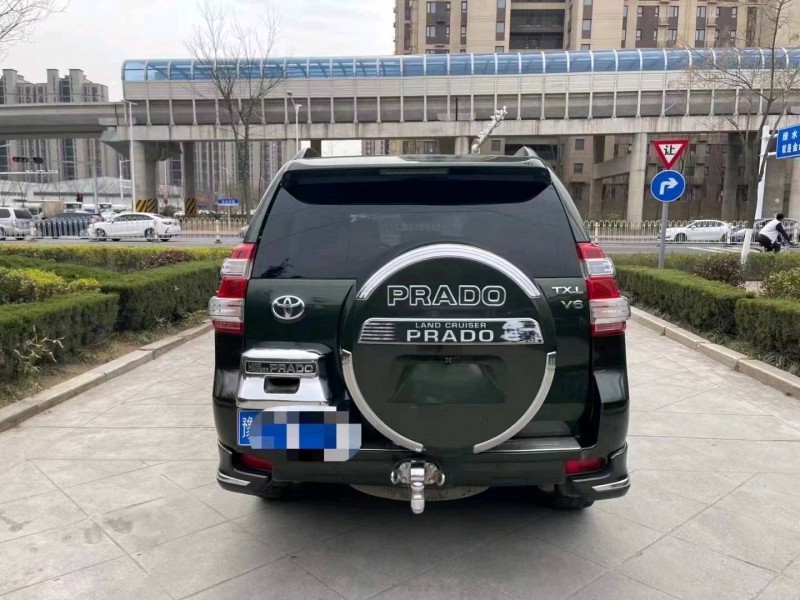 济南13年丰田普拉多9