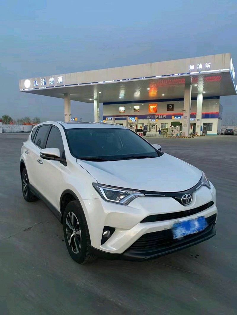 济南19年丰田RAV42