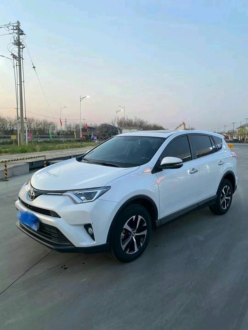 济南19年丰田RAV43