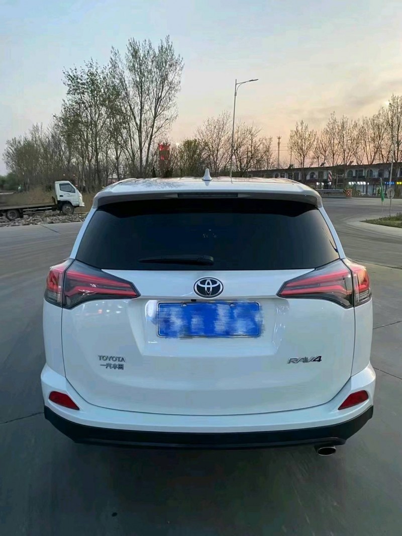 济南19年丰田RAV49