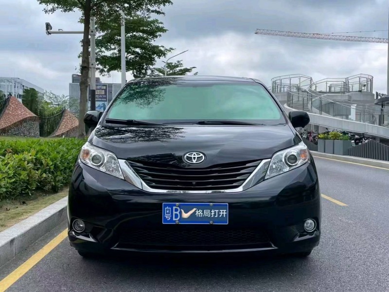 深圳18年丰田塞纳1
