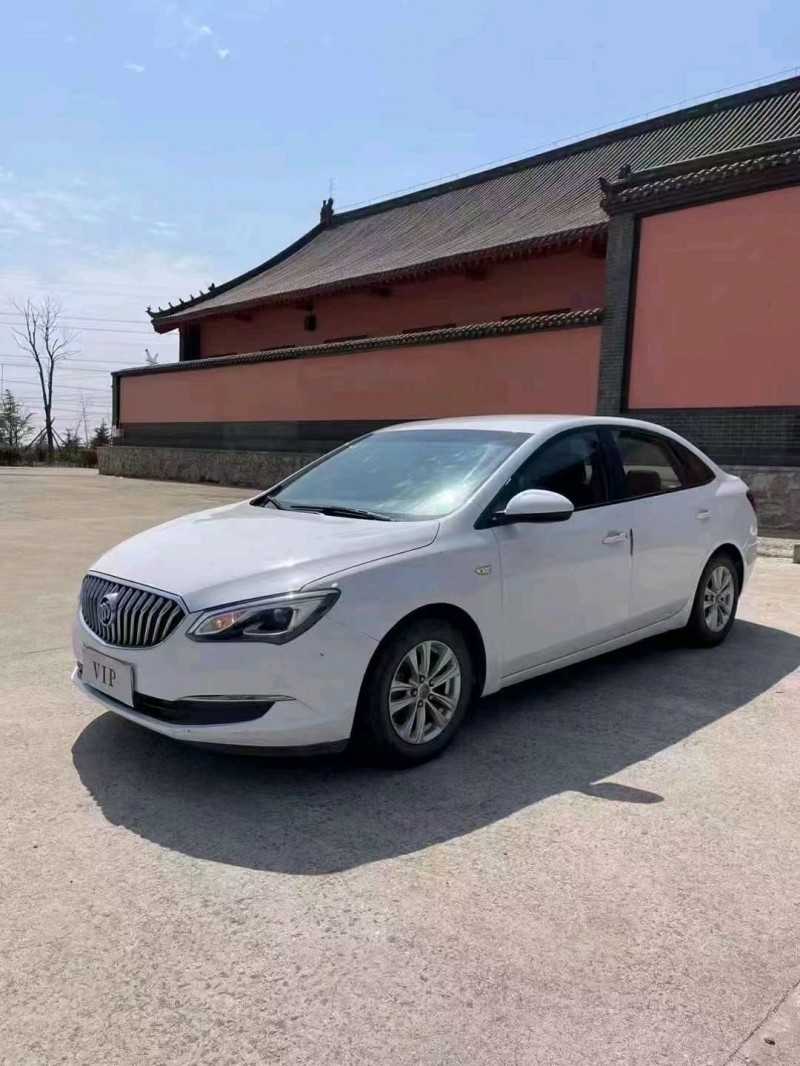 青岛17年别克英朗2