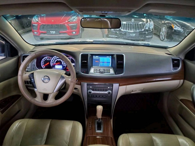 济宁13年日产天籁5