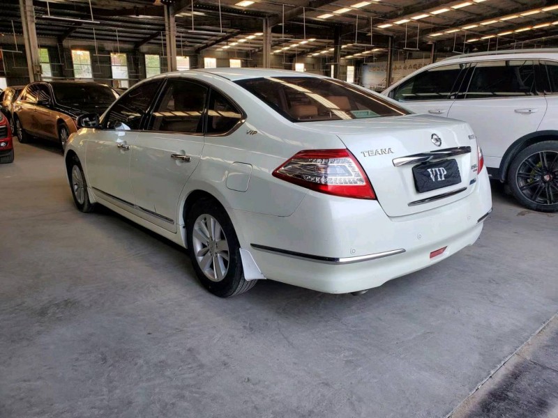 济宁13年日产天籁8