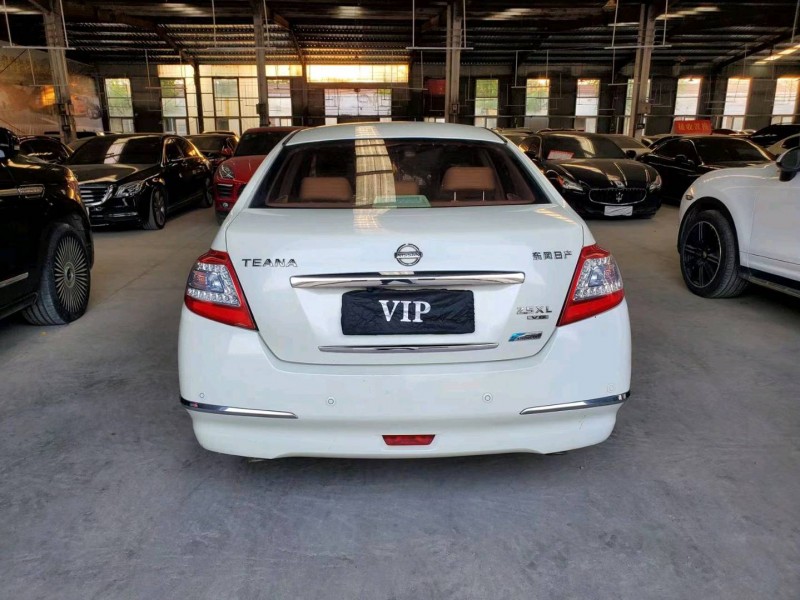 济宁13年日产天籁9