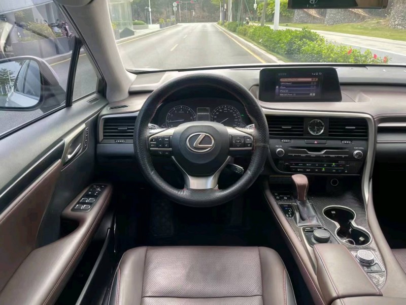 广州17年雷克萨斯RX6