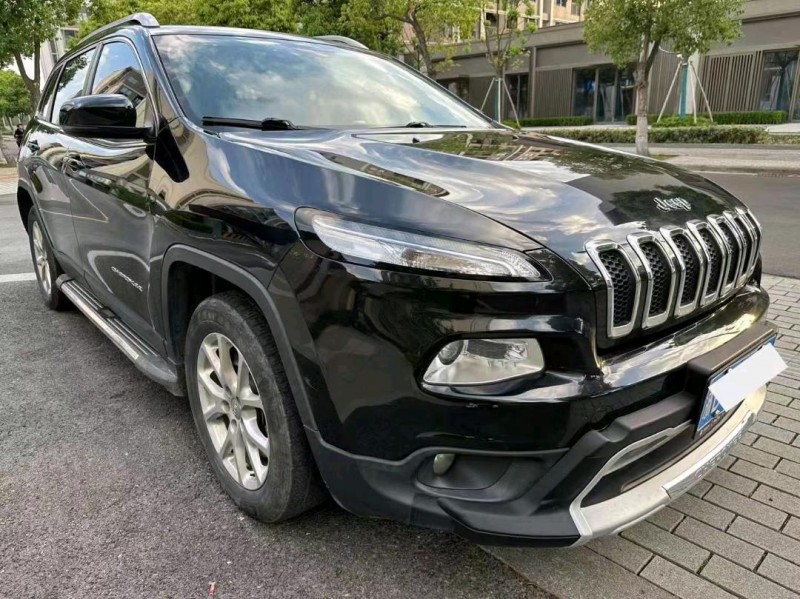 嘉兴18年Jeep自由光2