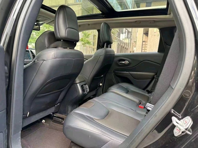 嘉兴18年Jeep自由光9