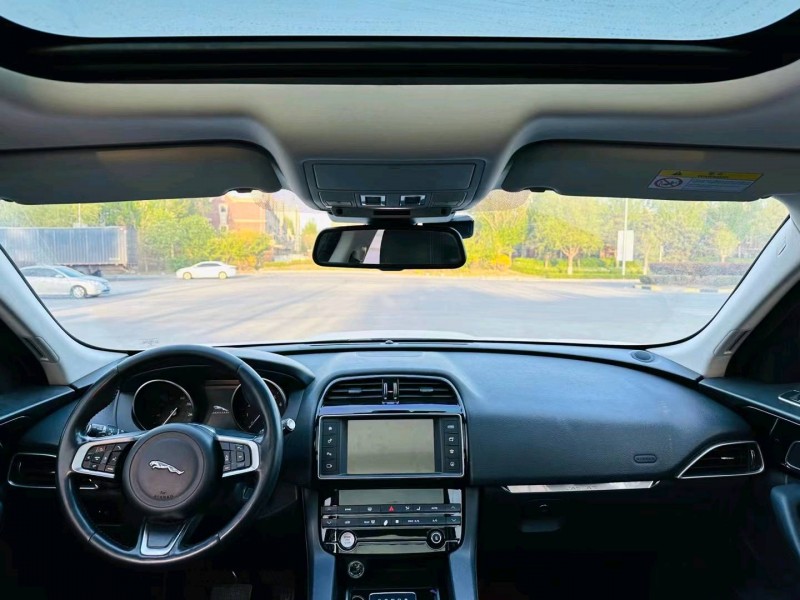 沈阳17年捷豹F-PACE8