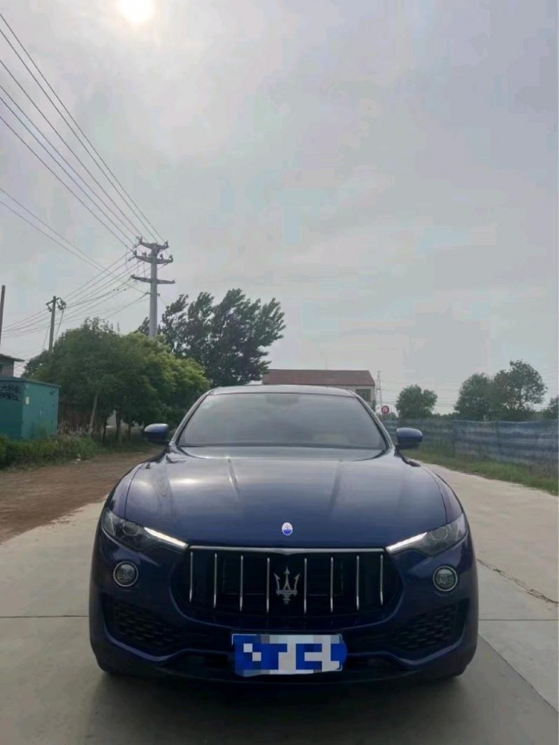 菏泽20年玛莎拉蒂Levante1