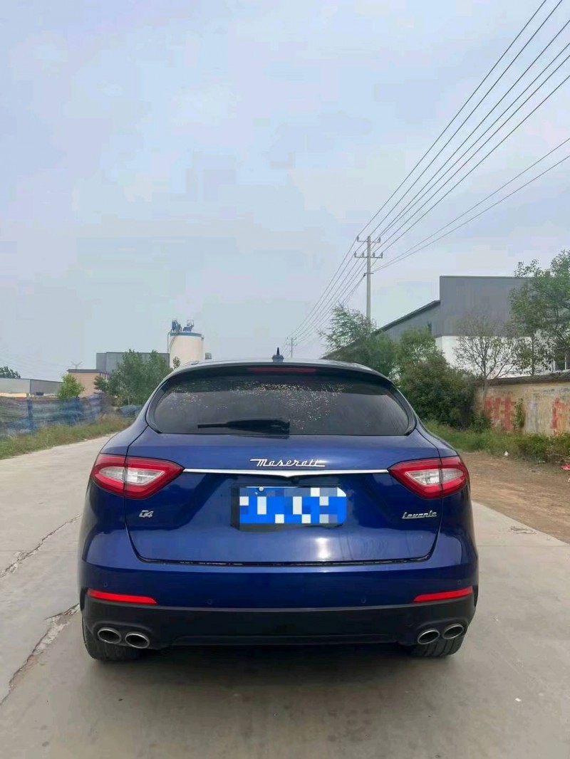 菏泽20年玛莎拉蒂Levante3