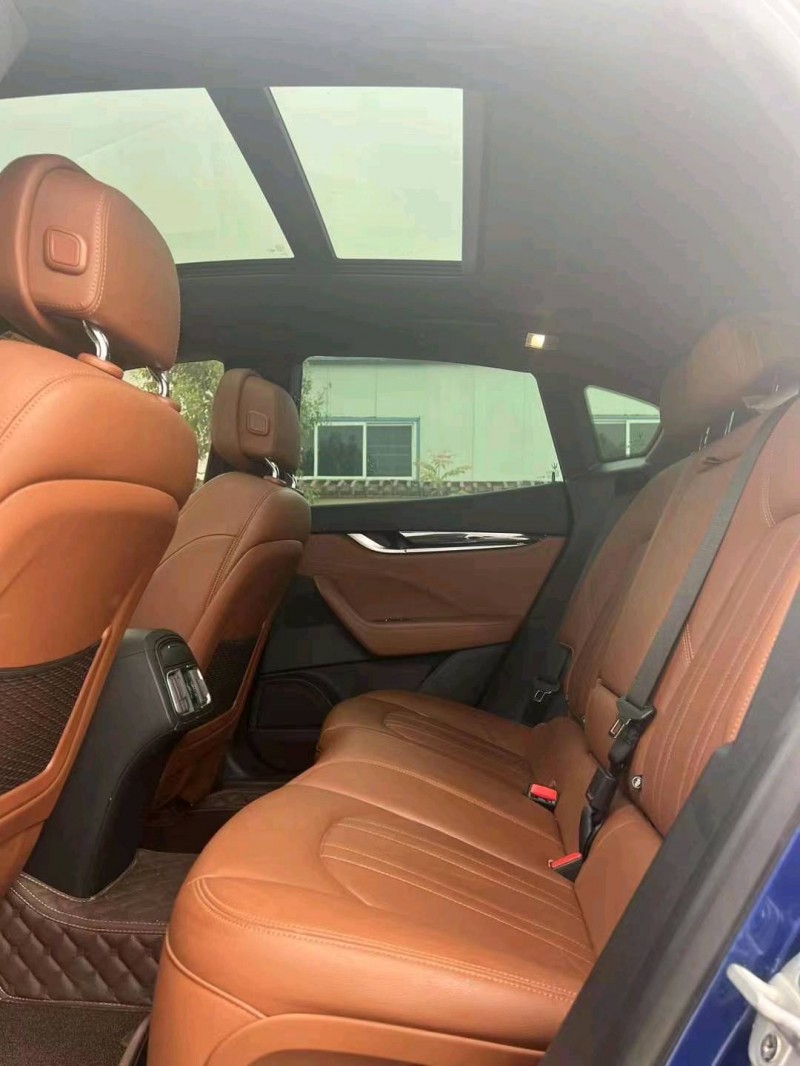 菏泽20年玛莎拉蒂Levante4