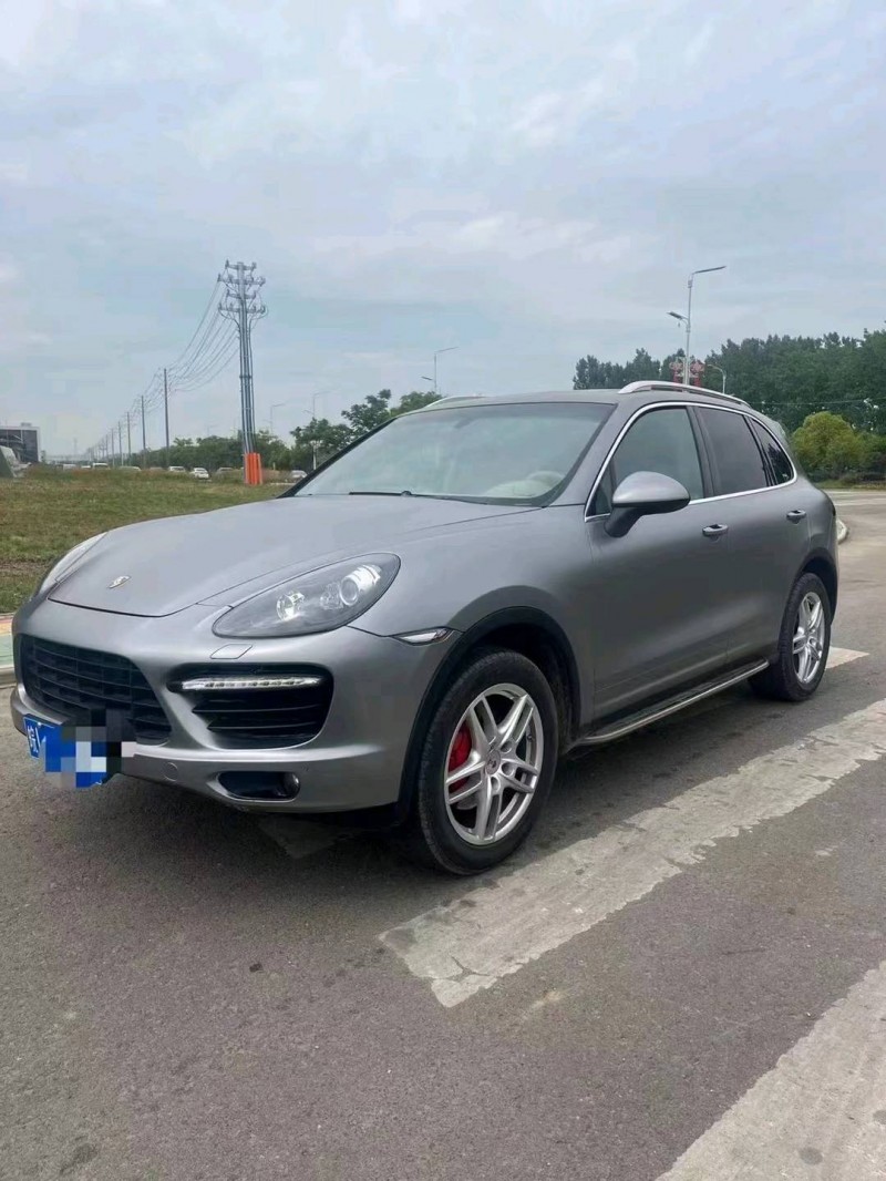 淮南12年保时捷卡宴3