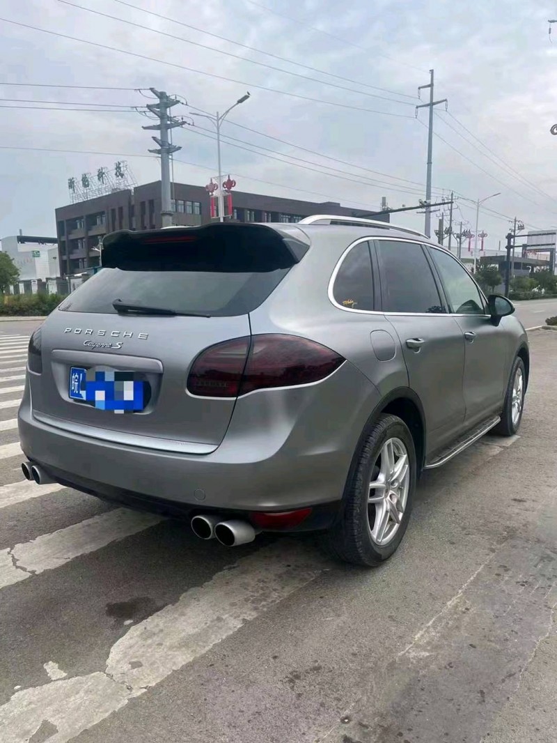 淮南12年保时捷卡宴4