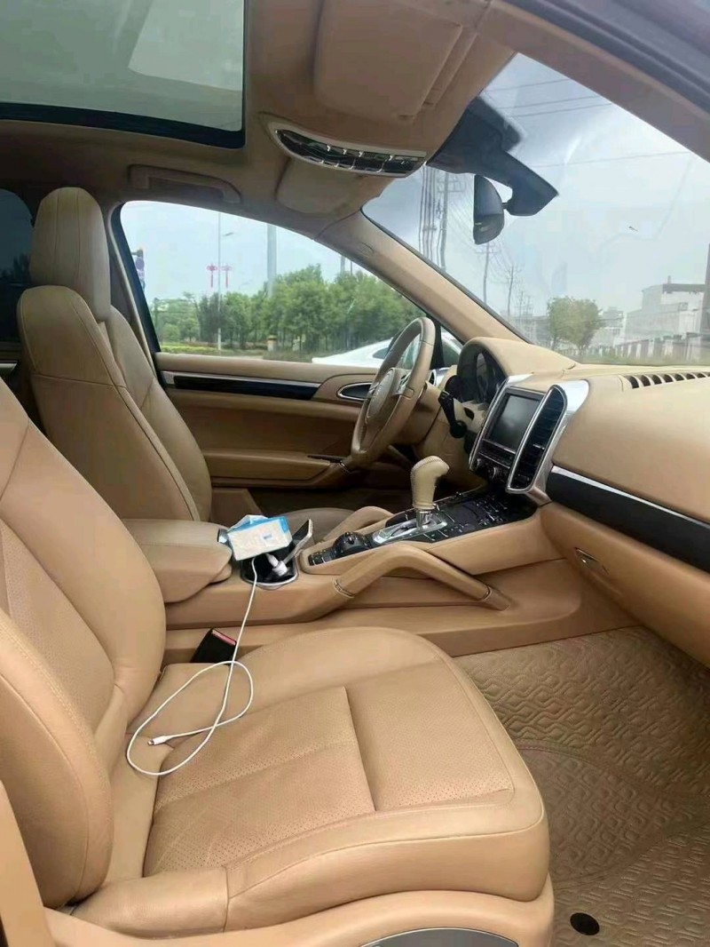 淮南12年保时捷卡宴8