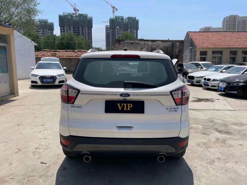 青岛20年福特翼虎4