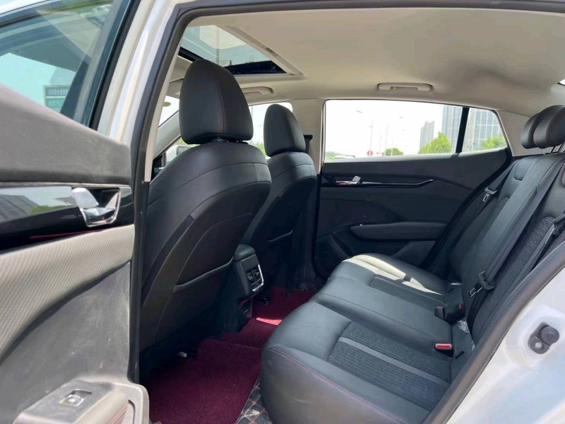 保定21年东风奕炫8