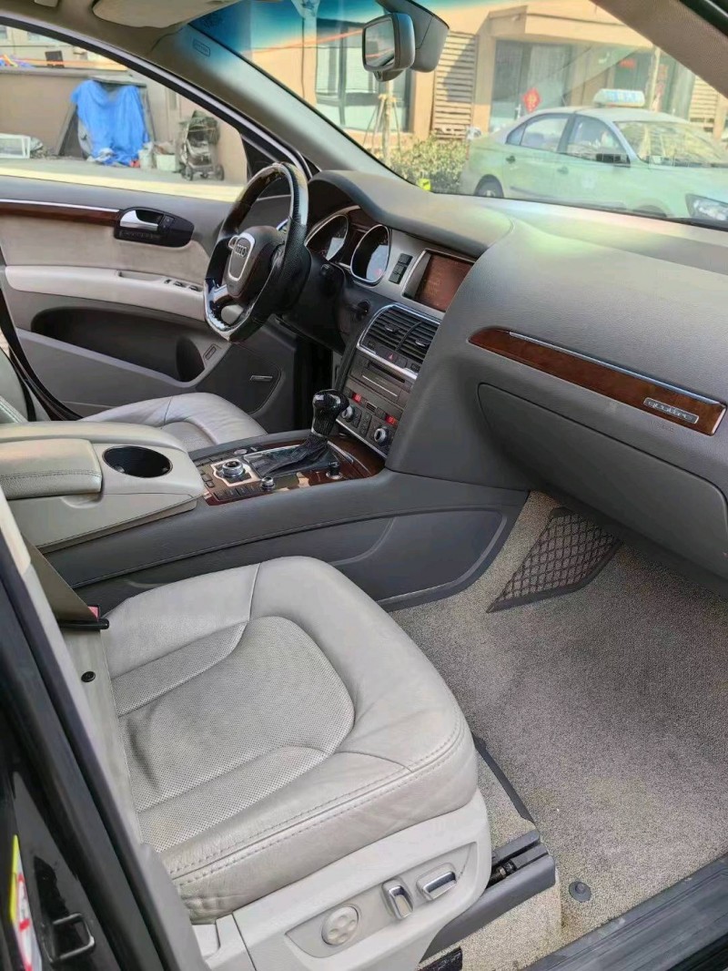 济南11年奥迪Q76