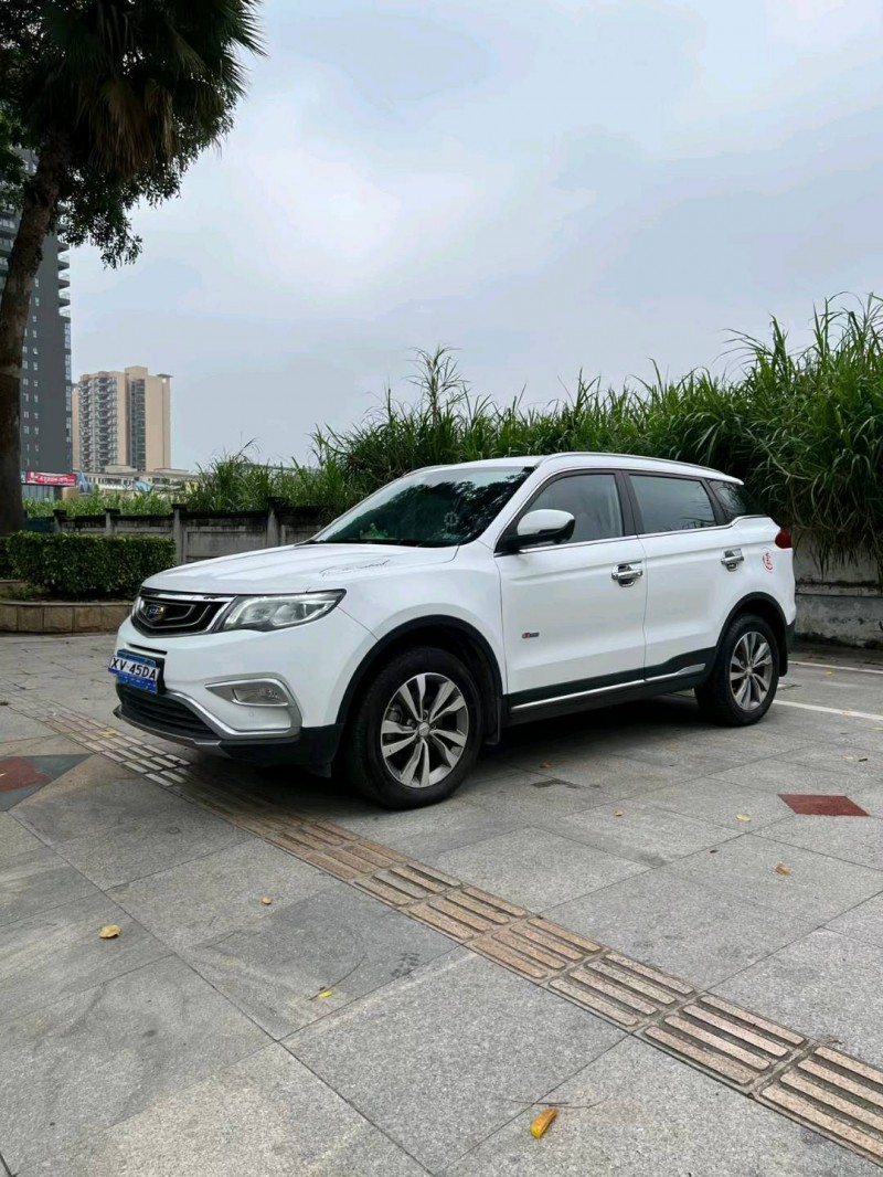 东莞17年吉利博越3