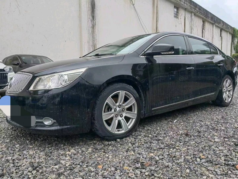 重庆10年别克君越2