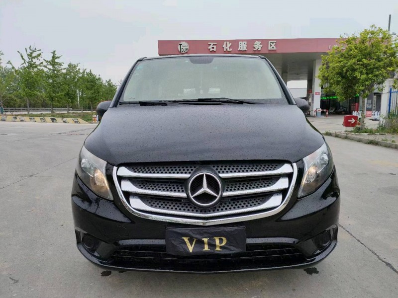 徐州17年奔驰威霆1