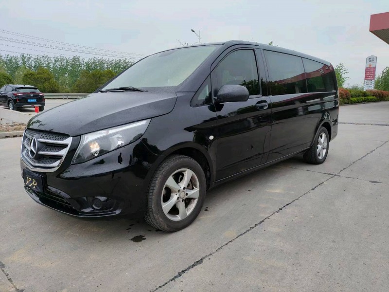 徐州17年奔驰威霆3