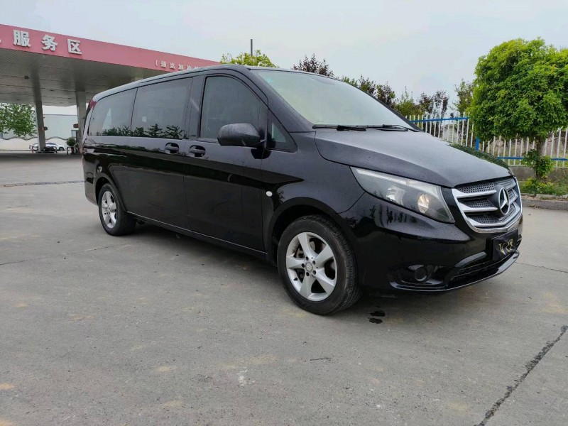 徐州17年奔驰威霆2