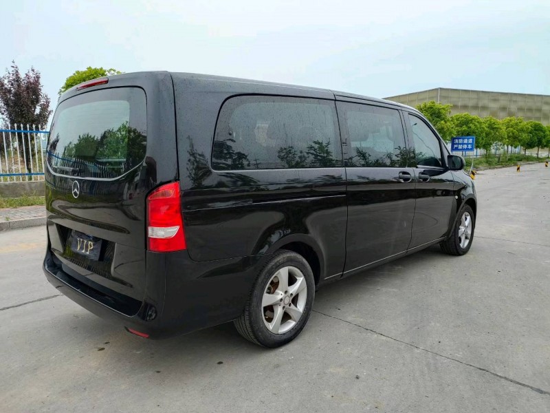 徐州17年奔驰威霆5