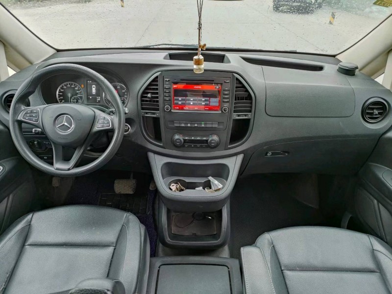 徐州17年奔驰威霆7